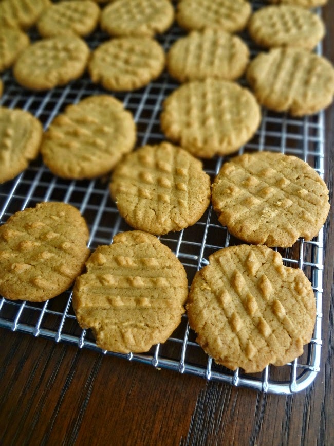 The Cooking Actress: Flourless Peanut Butter Cookies