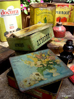 latas velhas de Biscoitos