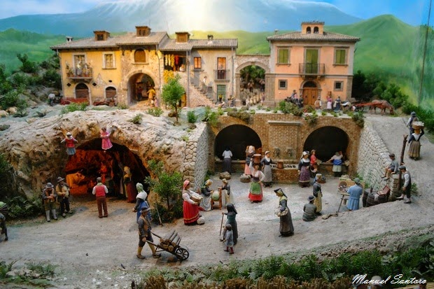 Sulmona, Chiesa di San Filippo Neri. Presepe artistico realizzato da Enzo Mosca Sulmona, Chiesa di San Filippo Neri. Presepe artistico realizzato da Enzo Mosca