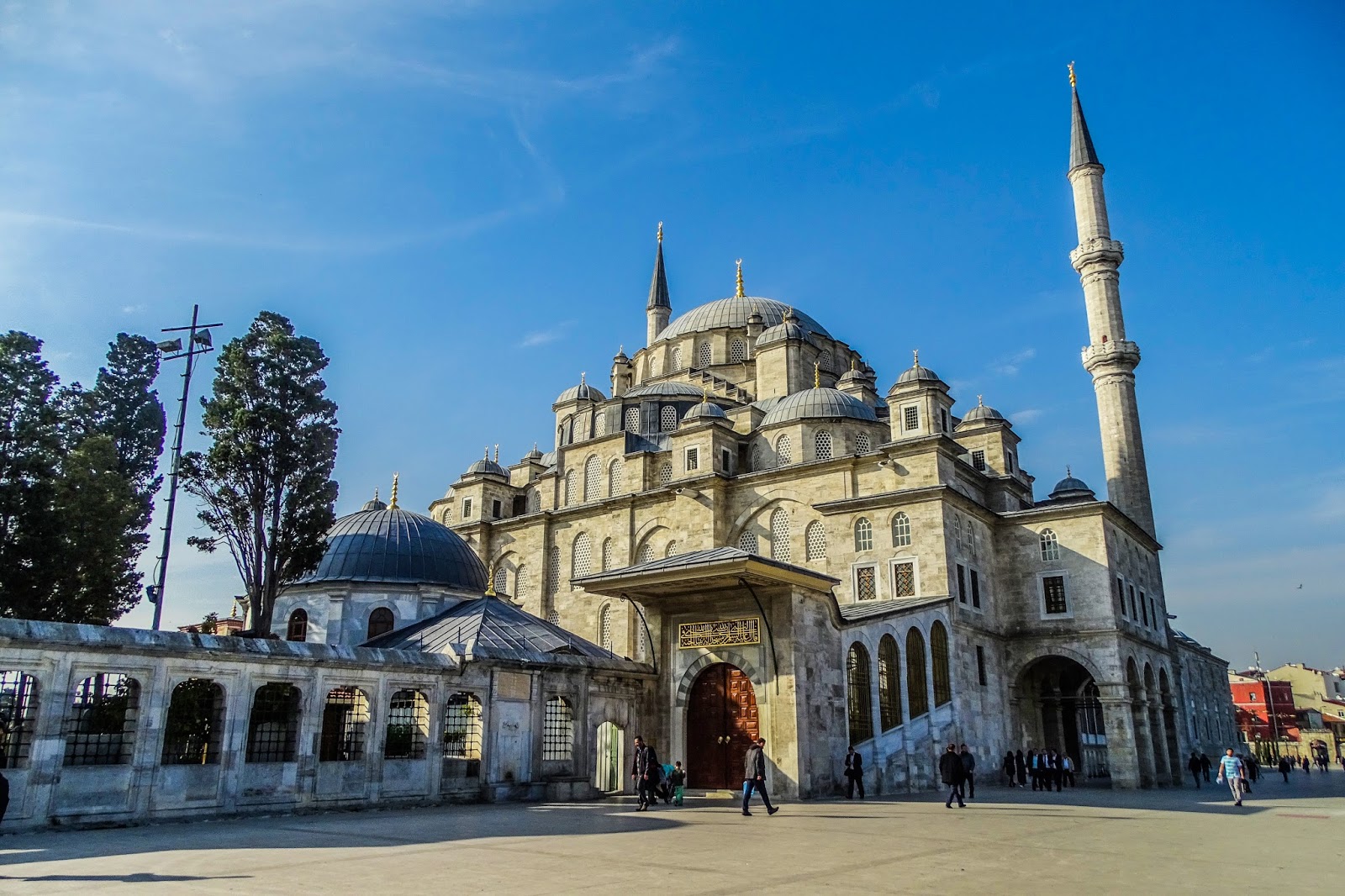 Мечеть фатиха в стамбуле. Мечеть Фатих в Стамбуле. Мечеть Camii Стамбул. Мечеть Фатих Джами.
