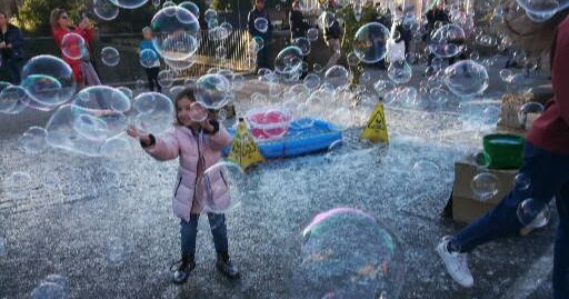 Mamma Aiuta Mamma Il Mondo Con Gli Occhi Di Un Bambino