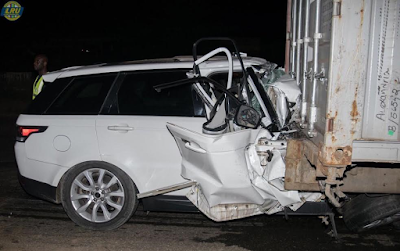 c Photos: One dies as Range Rover rams into a parked trailer along Lagos-Ibadan expressway