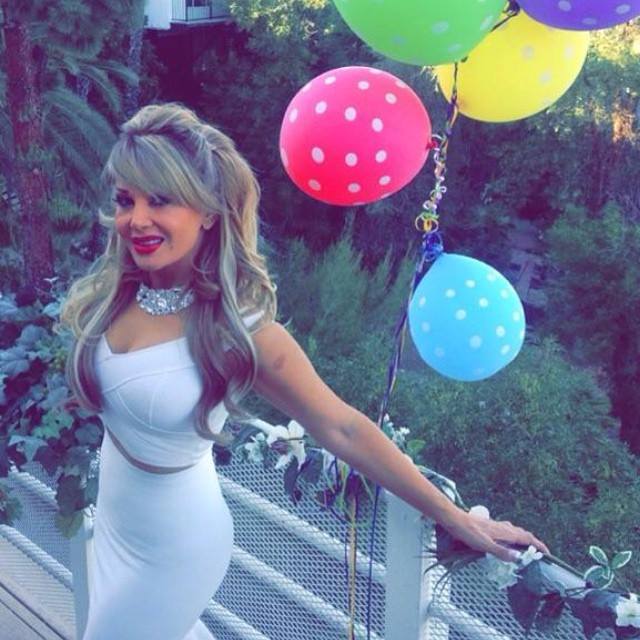 THE MOST FAMOUS TV PRESENTERS