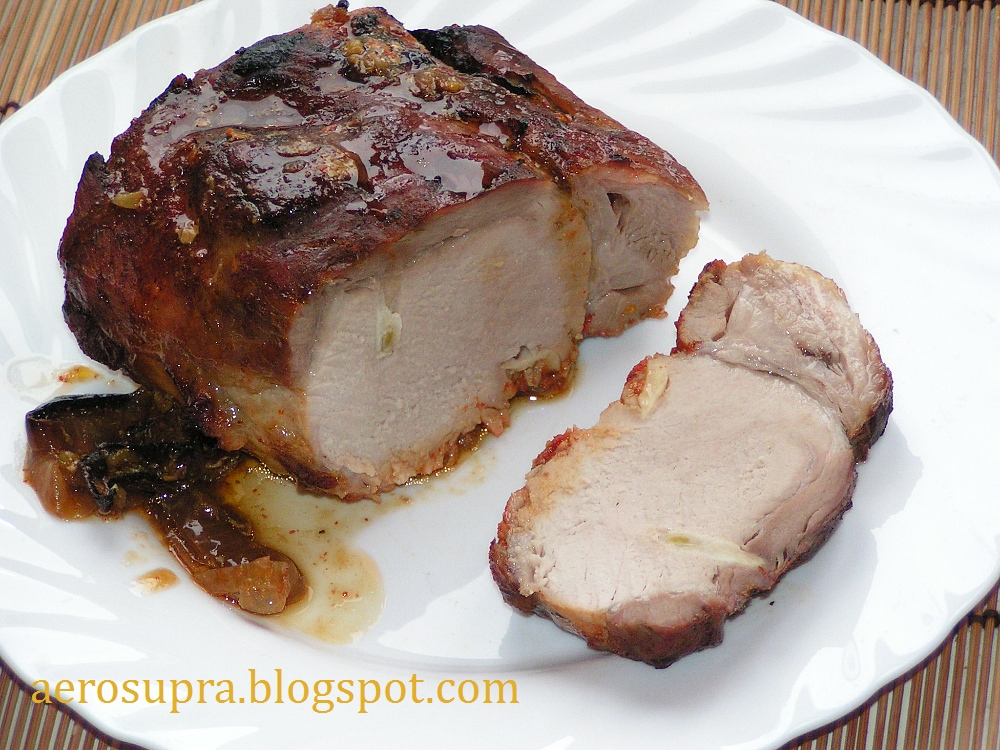 Говядина в рукаве для запекания. Шея свиная запеченная в духовке. Свинина в рукаве для запекания. Мясо целым куском в рукаве. Мясо в рукаве для запекания.