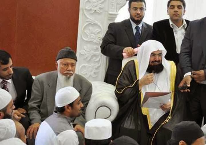 запрещенная имама. имам мечети аль харам в мекке. имам мечети в мекке. муфтий мекки 2022. имам фото.