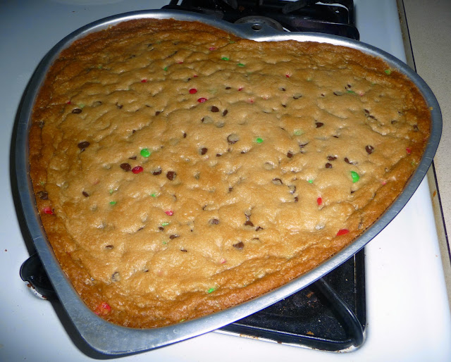 deserts, cooking/baking with kids, heart shaped cookie cake,