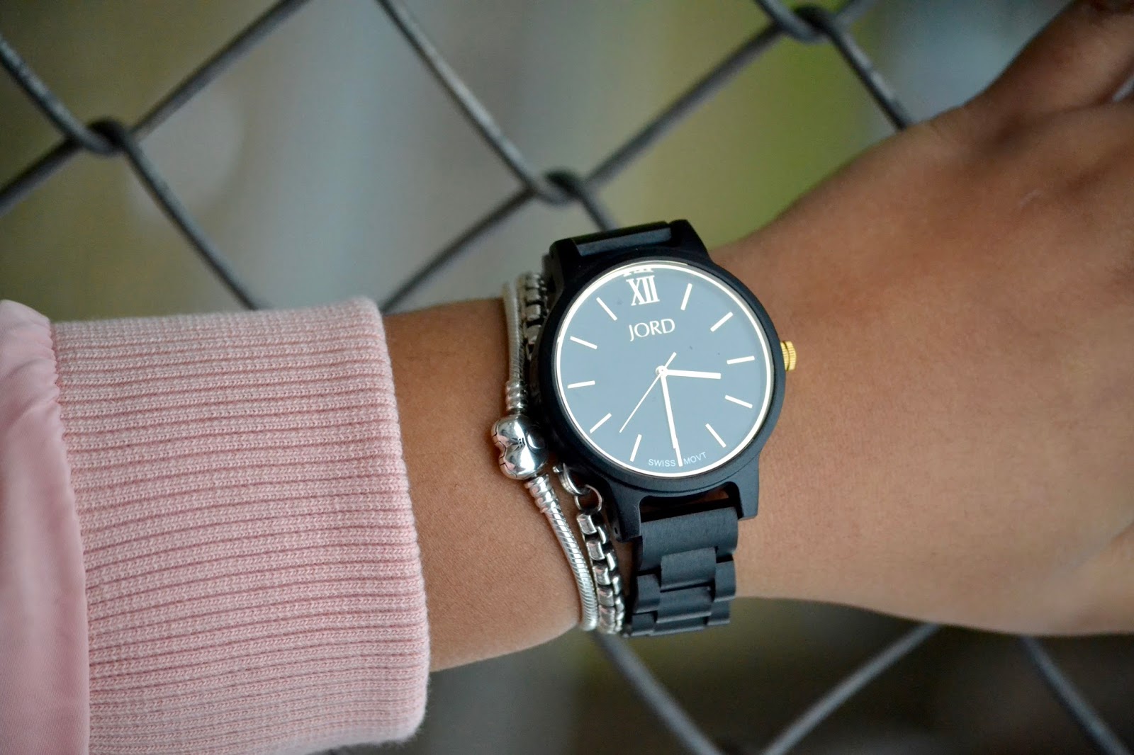 JORD <!-- JORD WOOD WATCHES WIDGET START --> <a id="woodwatches_com_widget" ishidden="1" title="Wooden Wristwatch">Wooden Wristwatch</a> <script src="//www.woodwatches.com/widget-article/love2bcouture" type="text/javascript"></script> <!-- JORD WOOD WATCHES WIDGET END -->