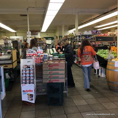 interior of Dean's Produce in Millbrae, California