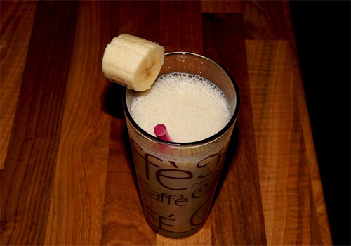 Jugo de leche con plátanos