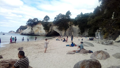Intercâmbio Nova Zelândia - A exótica praia de Cathedral Cove em Coromandel