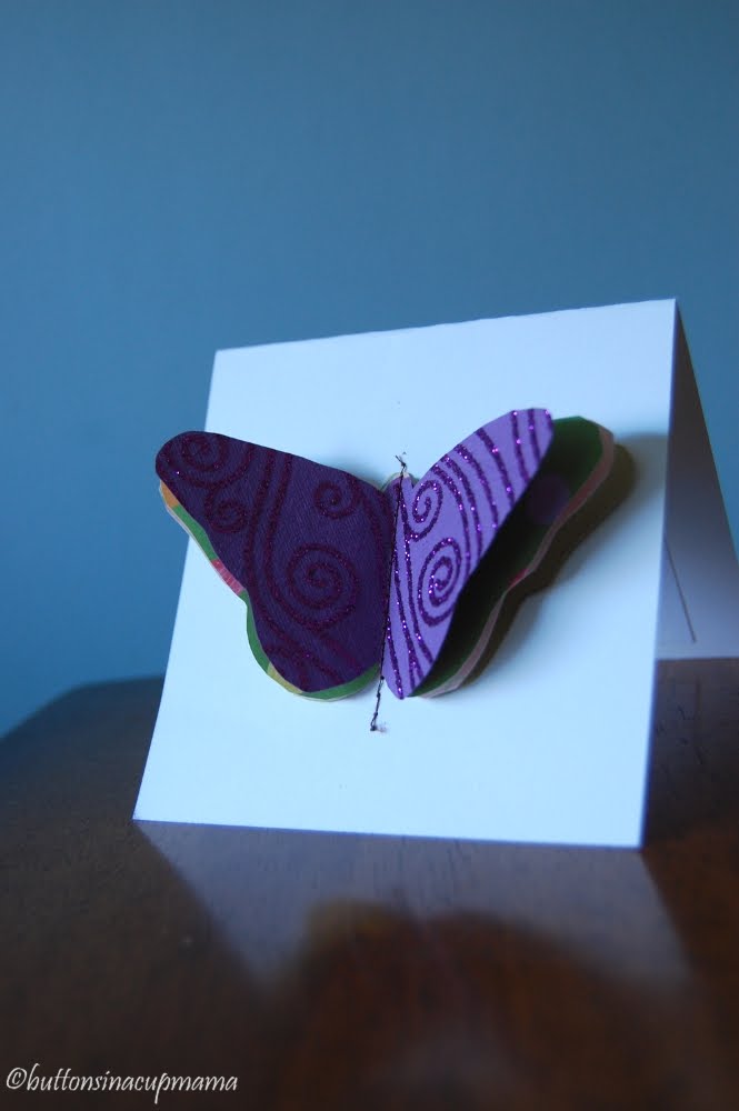 Buttons in a cup mama: Carton d'invitation de papillon