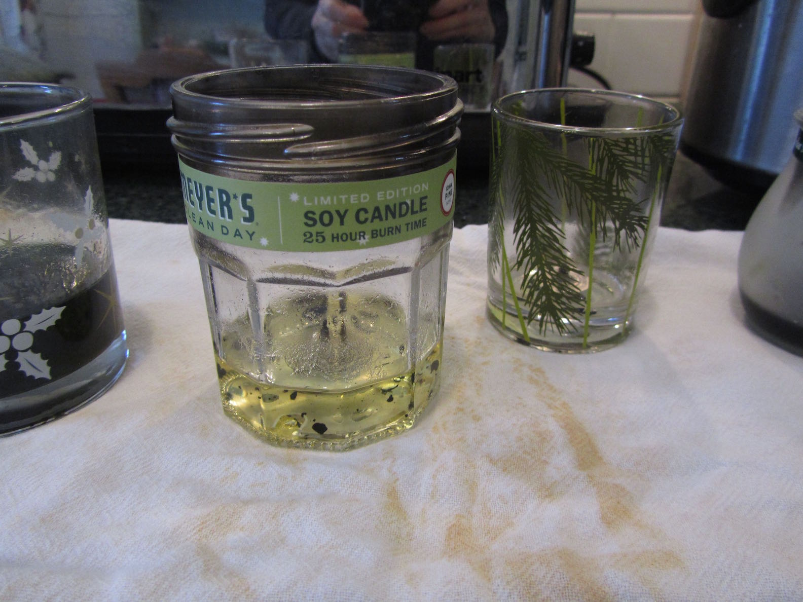 creative savv The MessFree Way to Recycle Spent Jar Candles into New