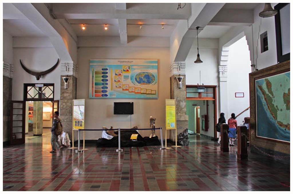 MUESEUM GEOLOGI BANDUNG ~ Indonesia itu Indah