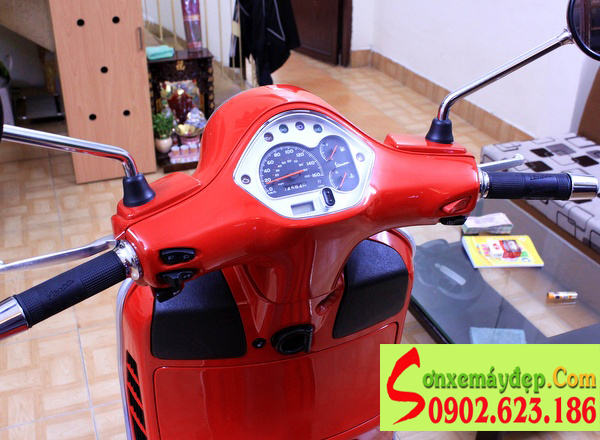 Sơn xe Vespa GTS Super màu đỏ zin cực đẹp