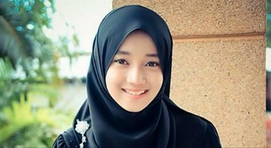 Akhi... Haruskah Aku Yang Melamarmu? Akhi... Haruskah Aku Yang Melamarmu?