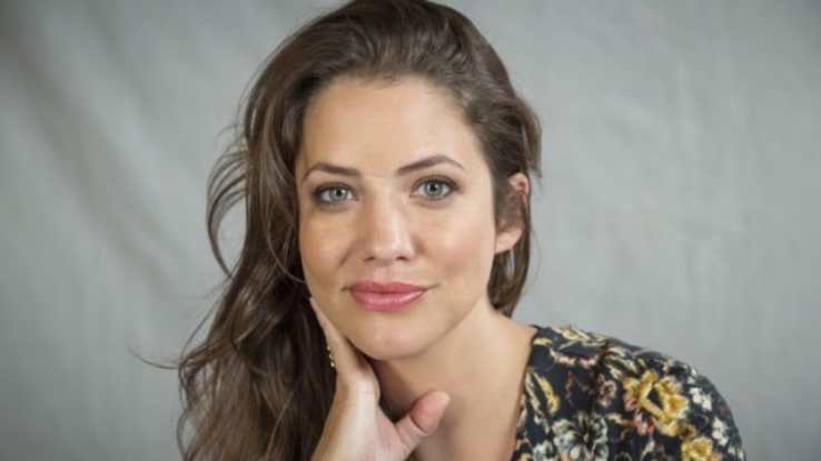 Julie Gonzalo Julie Gonzalo