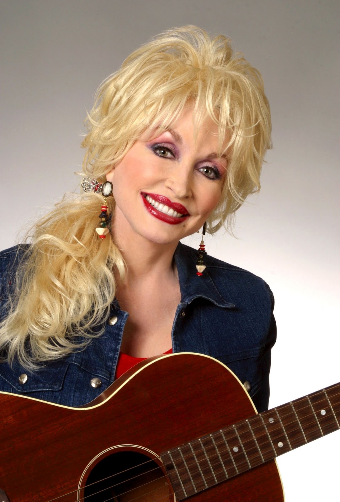 Dazzling Divas: Dolly Parton1084 x 1600