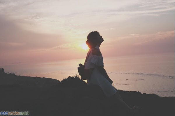 Thay vào đó là tận hưởng cảm giác thư thái khi ngắm hoàng hôn xuống …. Thay vào đó là tận hưởng cảm giác thư thái khi ngắm hoàng hôn xuống ….