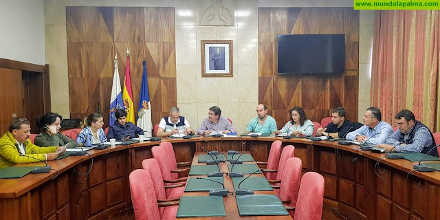El Cabildo reúne a los 14 ayuntamientos para dar un nuevo impulso al sector primario