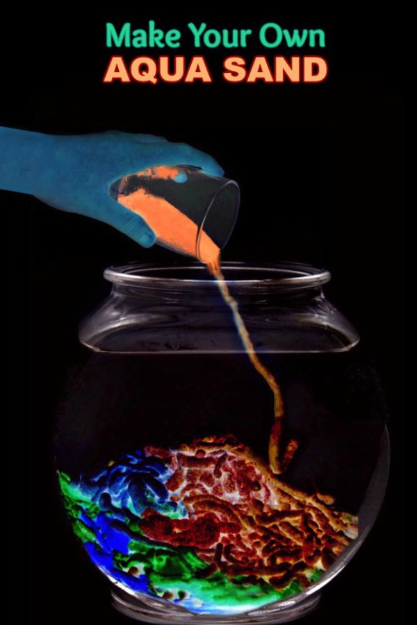 FUN KID PROJECT: Make glow-in-the-dark aqua sand! #glowinthedarkactivities #glowinthedarksand #aquasand #aquasandrecipe #aquasanddiy #playrecipesforkids