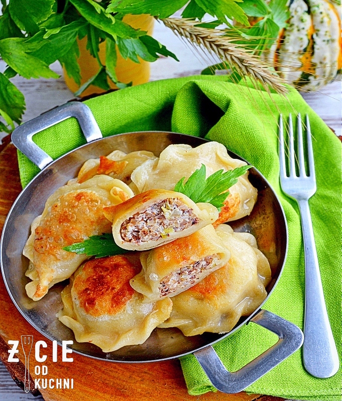 pierogi z kasza gryczana i bryndza bryndza, pierogi z bryndza, małopolskie produkty regionalne, przepisy z bryndza, zycie od kuchni