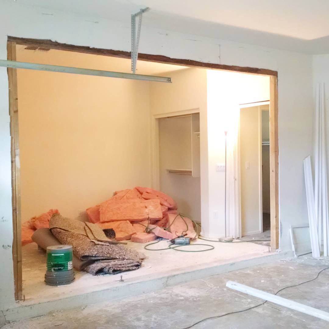 DIY Hardwood Slat Wall - ON THE CHEAP!
