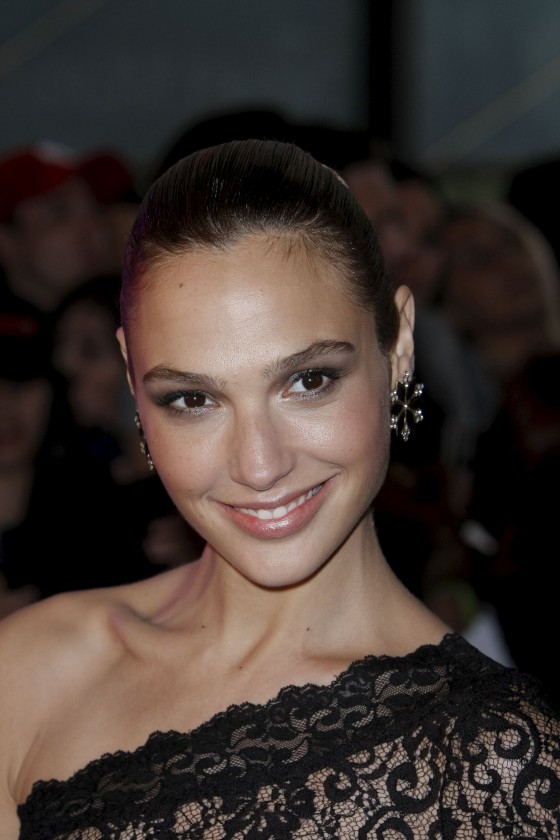All Top Hollywood Celebrities: Gal Gadot Beautifull Pictures/Images