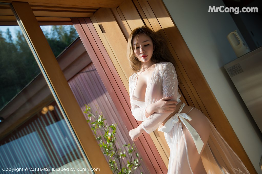 IMISS Vol.248: Model 小 奶昔 Kyra (41 photos)