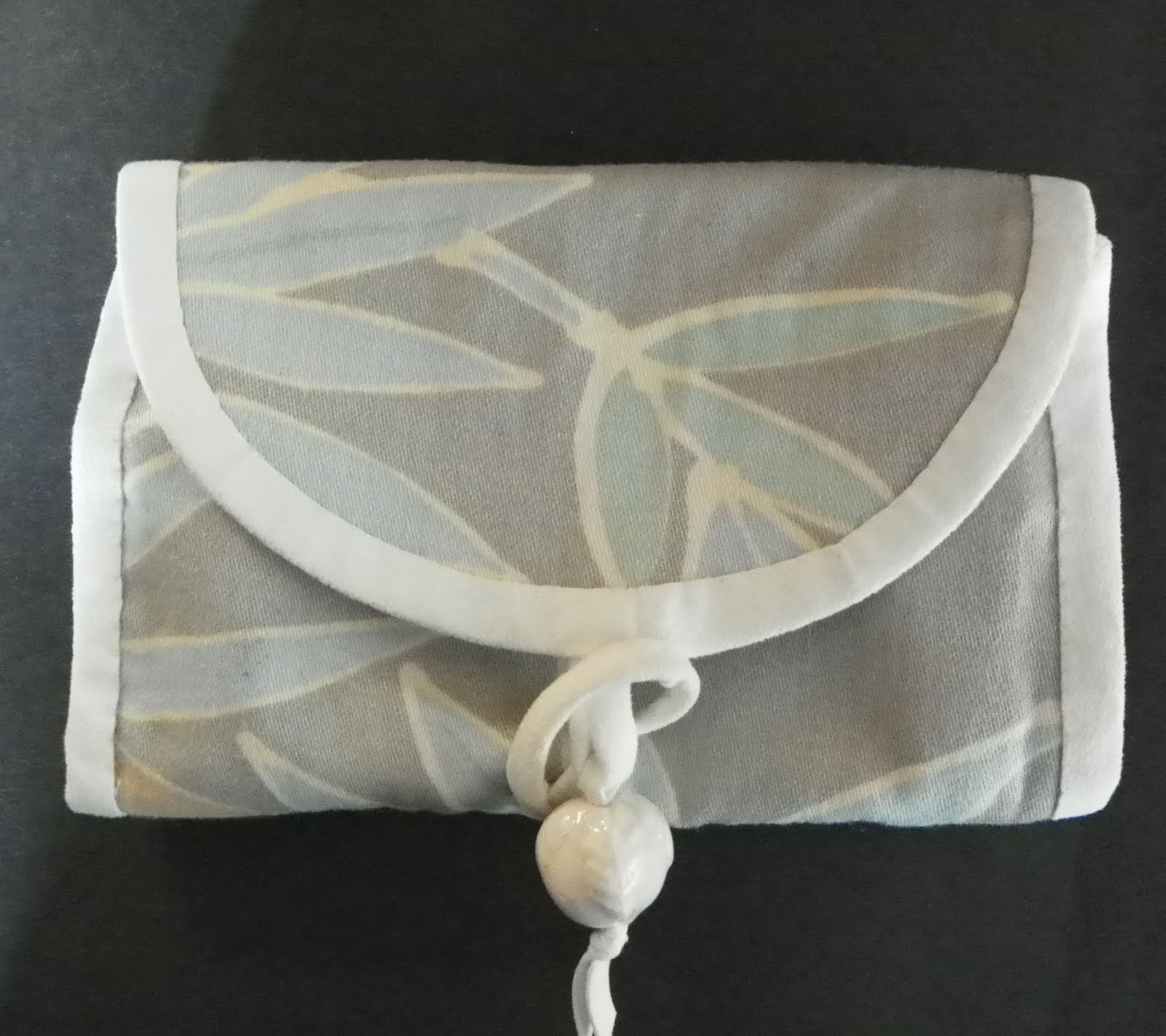 Fiber, Needle & Thread A Jewelry Bag