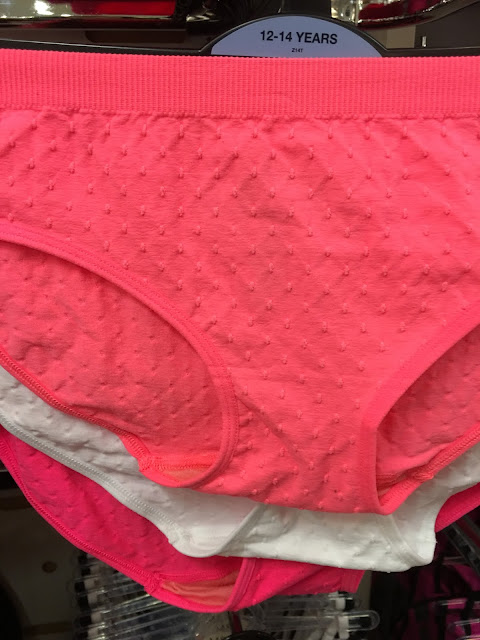 seamfree knickers with bobbles