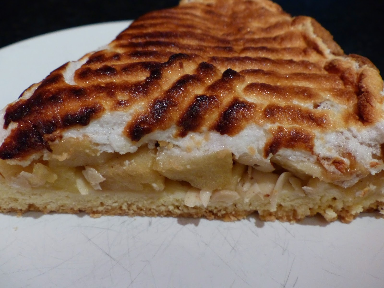 Beschwipster Apfelkuchen mit Baiser — Verboten Gut