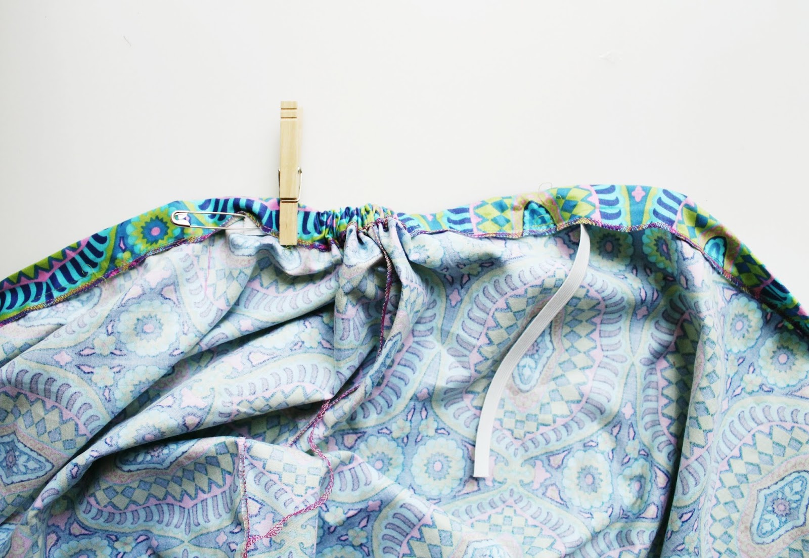 sewhungryhippie How to sew a fitted sheet