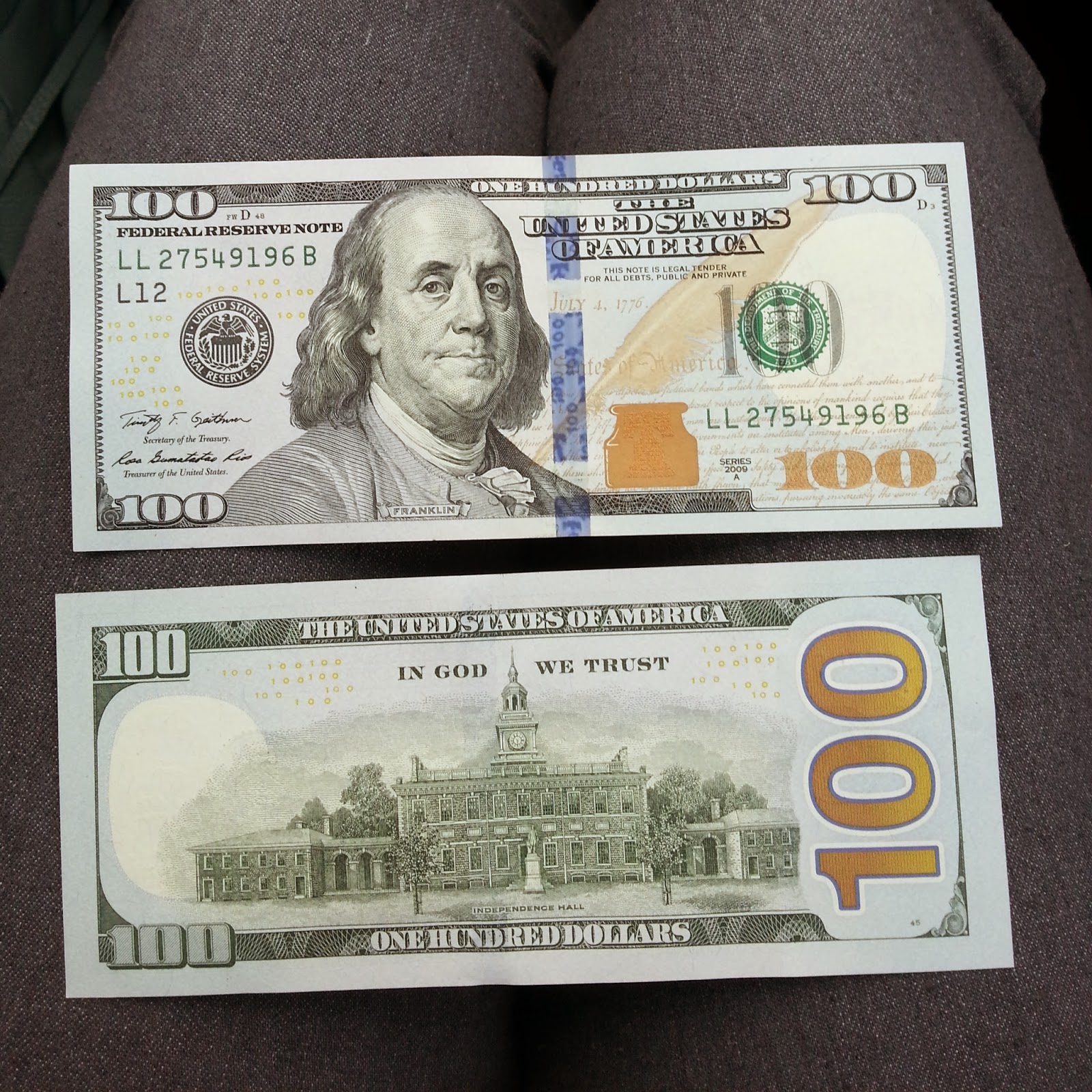 Как выглядят новые доллары 100. 100 Долларов купюра. 100 Dollar Bill Front back. 100 Dollar Bill New. 100 Долларов купюра с двух сторон.