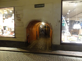 10 waska i niska uliczka w sztokholmie