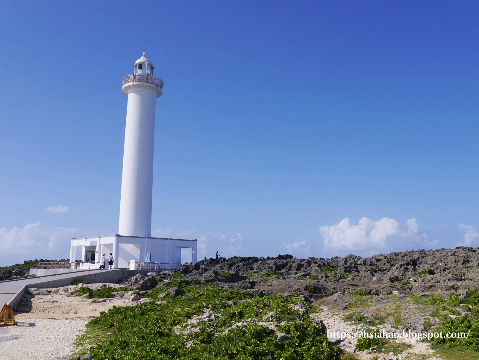 沖繩-景點-推薦-殘波岬-燈塔-自由行-旅遊-Okinawa-Zanpa-light-house