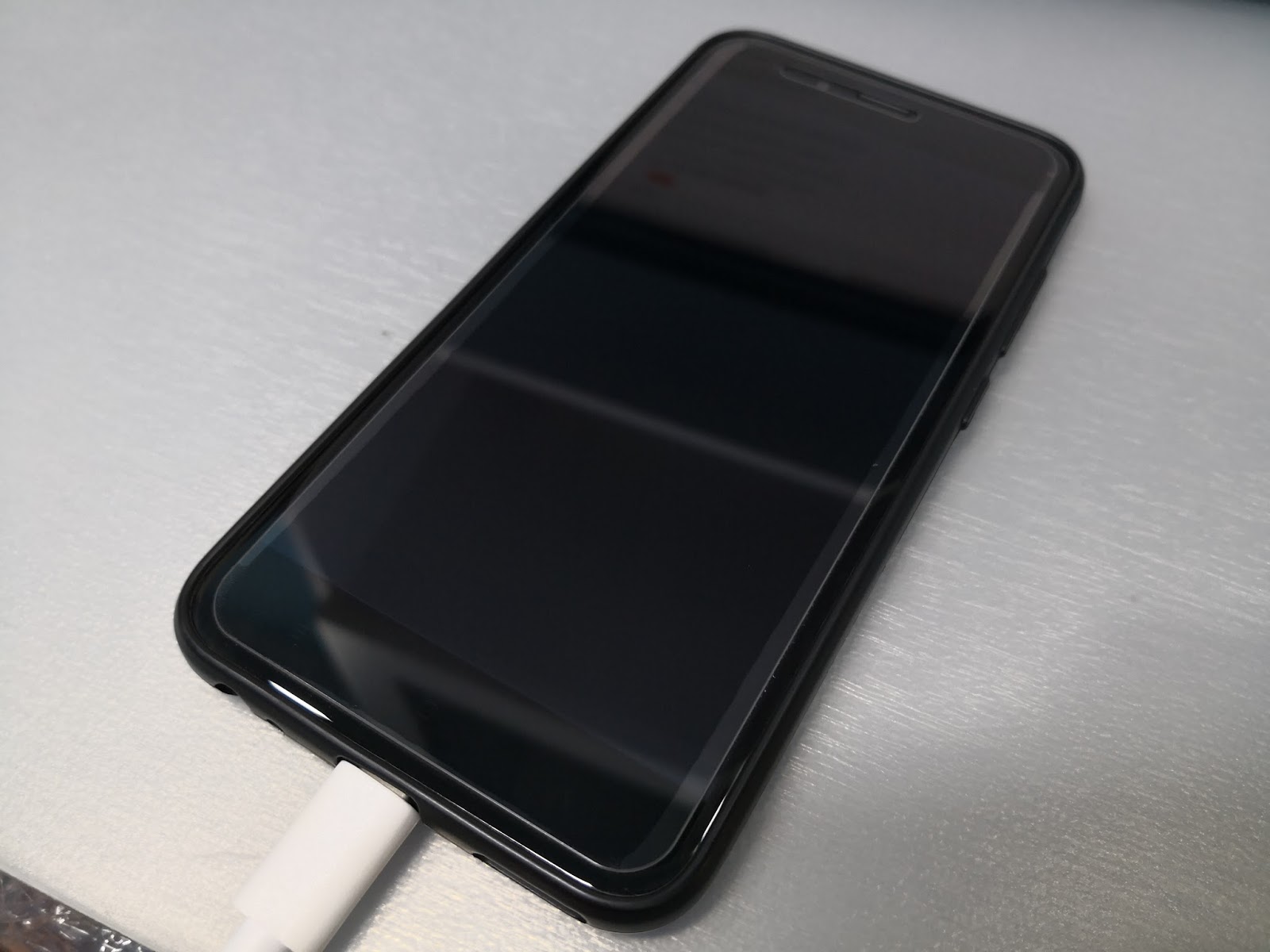 Review Pendek Xiaomi Mi A1 Telefon Pintar Android Tulen Paling Murah 1 Skrin melengkung kat tepi Jadi tempered glass screen protector tak melekat di kiri dan kanan skrin Bila letak tempered glass screen protector kurang