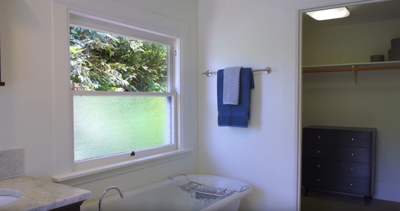 14 Photos vs 5724 Gaskill St, Oakland, CA vs. Home Interior Design Tour