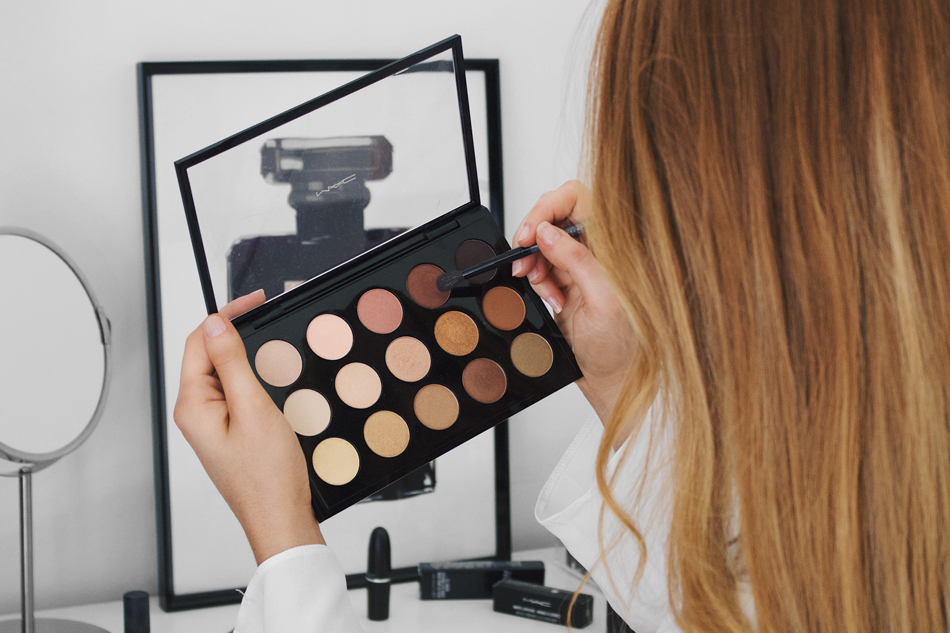 5 MAC Products I Use ALL THE TIME Lion in the Wild, Kiara King, MAC Eye Shadow X15 Warm Neutral
