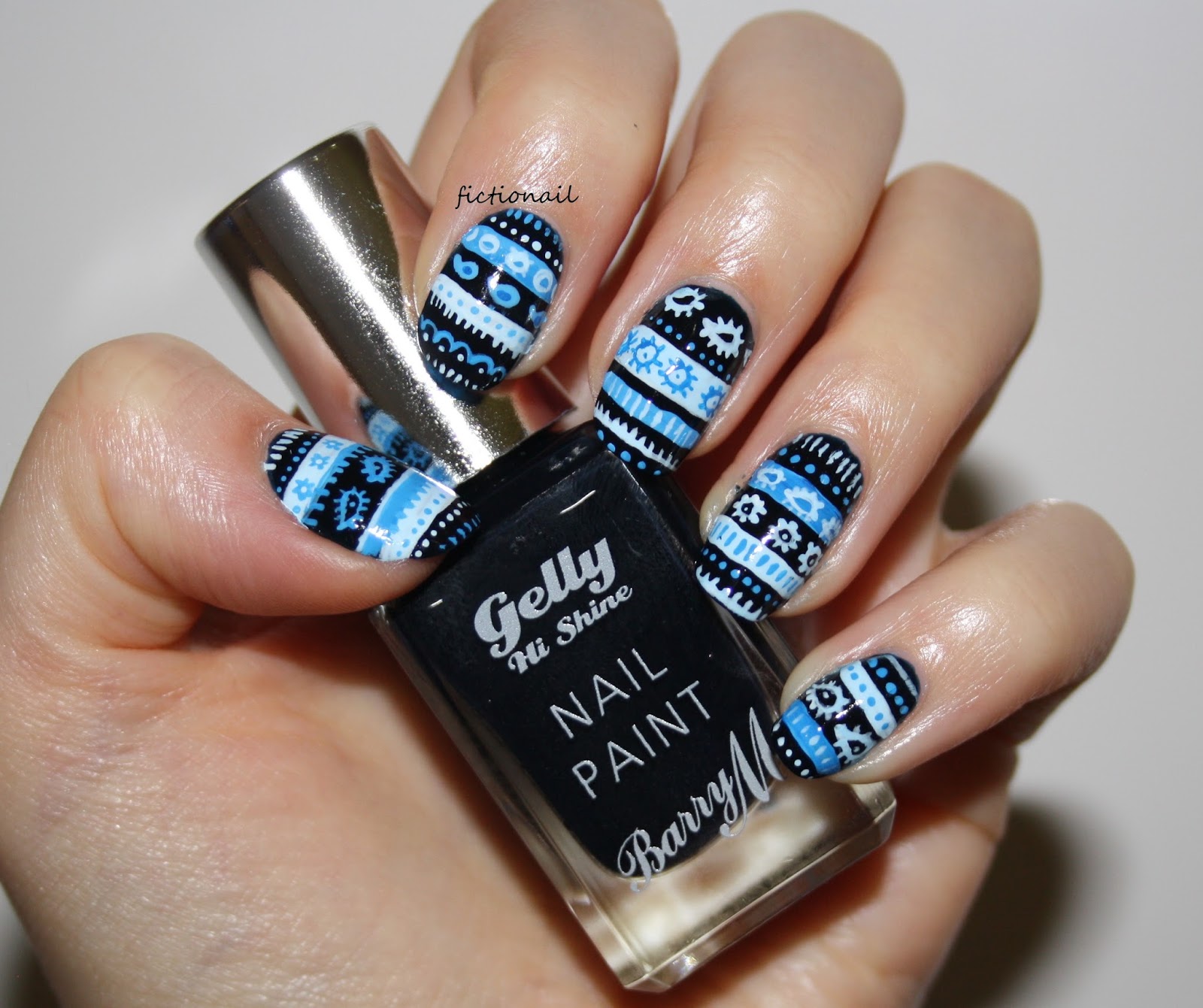 Blue Paisley Pattern Nails