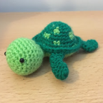 http://www.amyscrochetcave.com/2017/03/mini-turtle.html