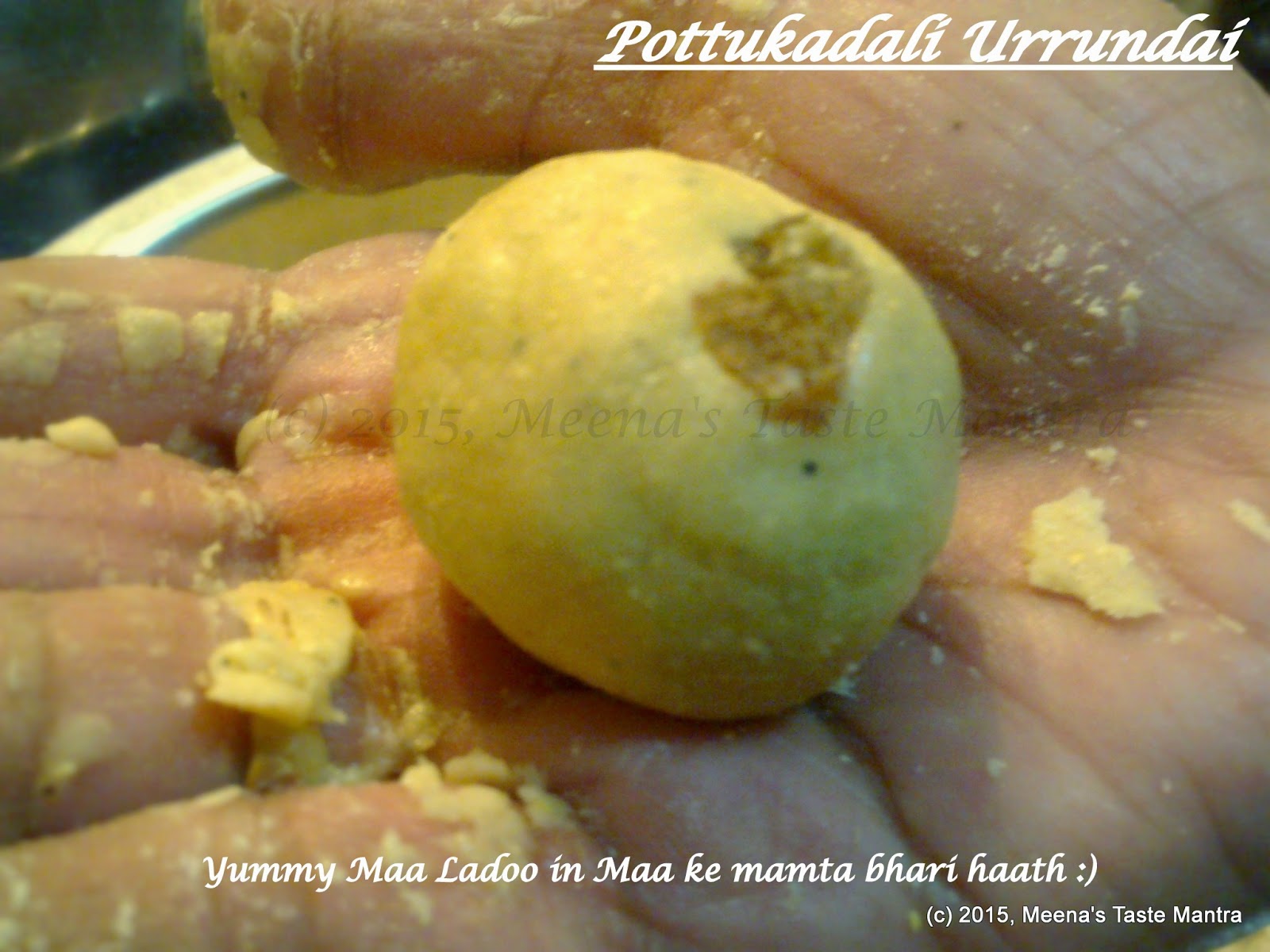 Pottukadalai Urrundai | Maa Ladoo - Press gently to make Maa Ladoo