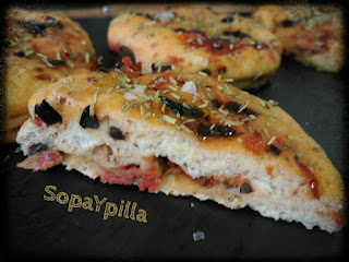 Focaccia De Aceitunas Y Tomates
