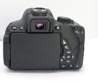 Kamera Canon 700D Lensa 18-55 IS STM Second