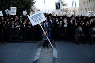 Judeus ultraortodoxos protestam contra serviço militar em Israel Judeus ultraortodoxos protestam contra serviço militar em Israel