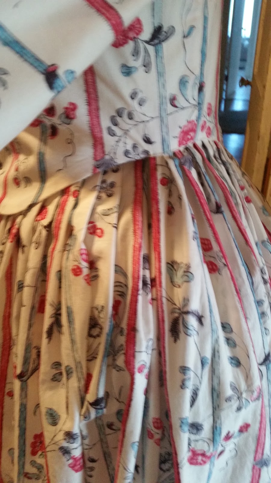 Crazy Cat Lady's Musings: Chintz Round Gown--Converting an open robe ...