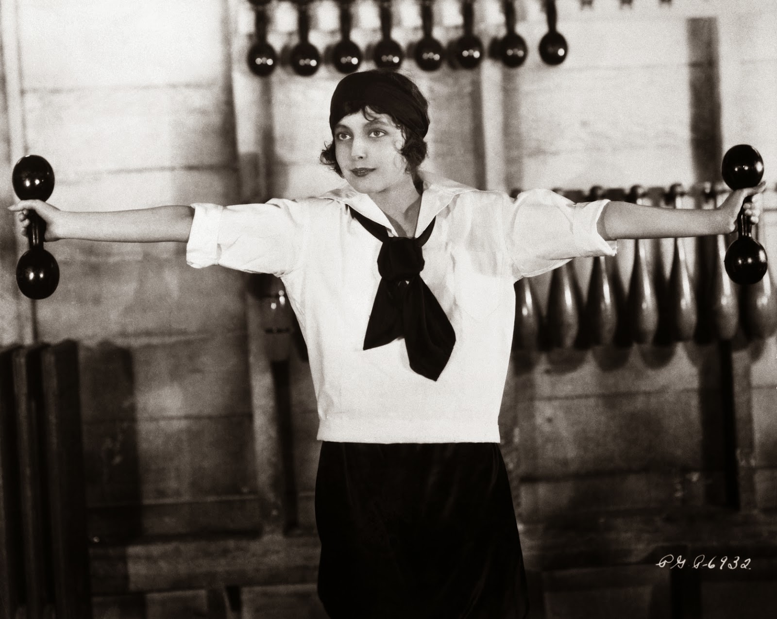 Interesting Vintage Photos Show Women Doing Exercise in the 1920s