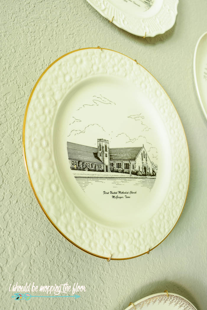 Vintage Church Plates | Fun and kitchsy vintage church plates are budget-friendly collectables that look beautiful displayed together. 