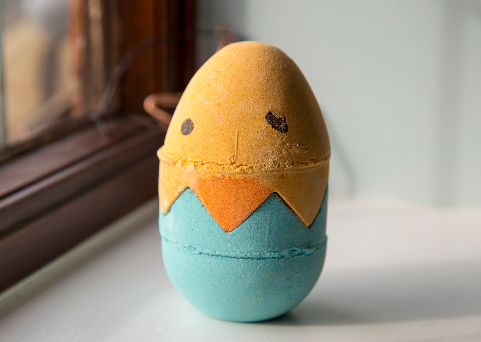 Lush Chick'n'Mix Easter Bath Bomb My Copper Haven