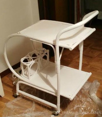  una nueva camarera reciclada con pintura decorativa