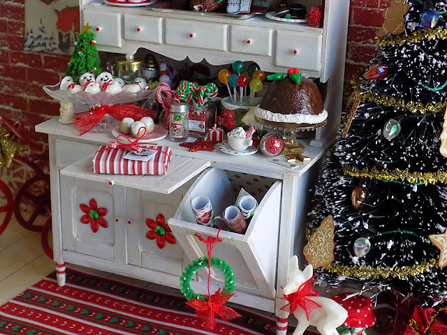 flew the coop: Holiday Sweets Hutch